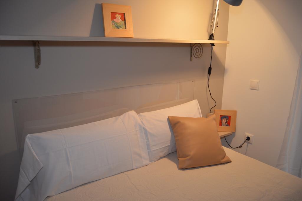 Tarragona Suites Mediona ภายนอก รูปภาพ