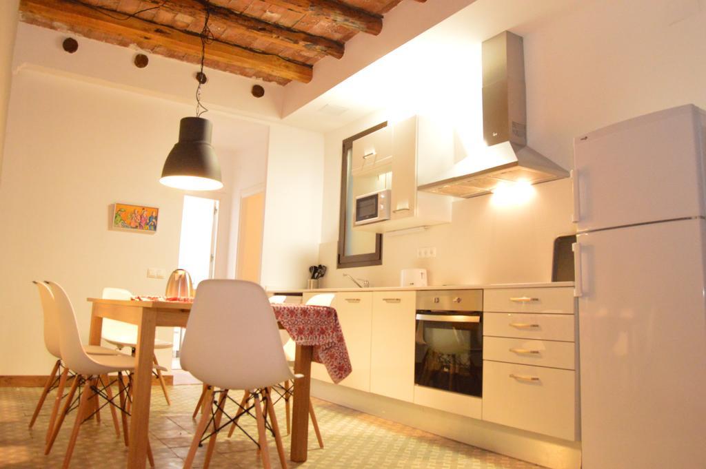 Tarragona Suites Mediona ภายนอก รูปภาพ