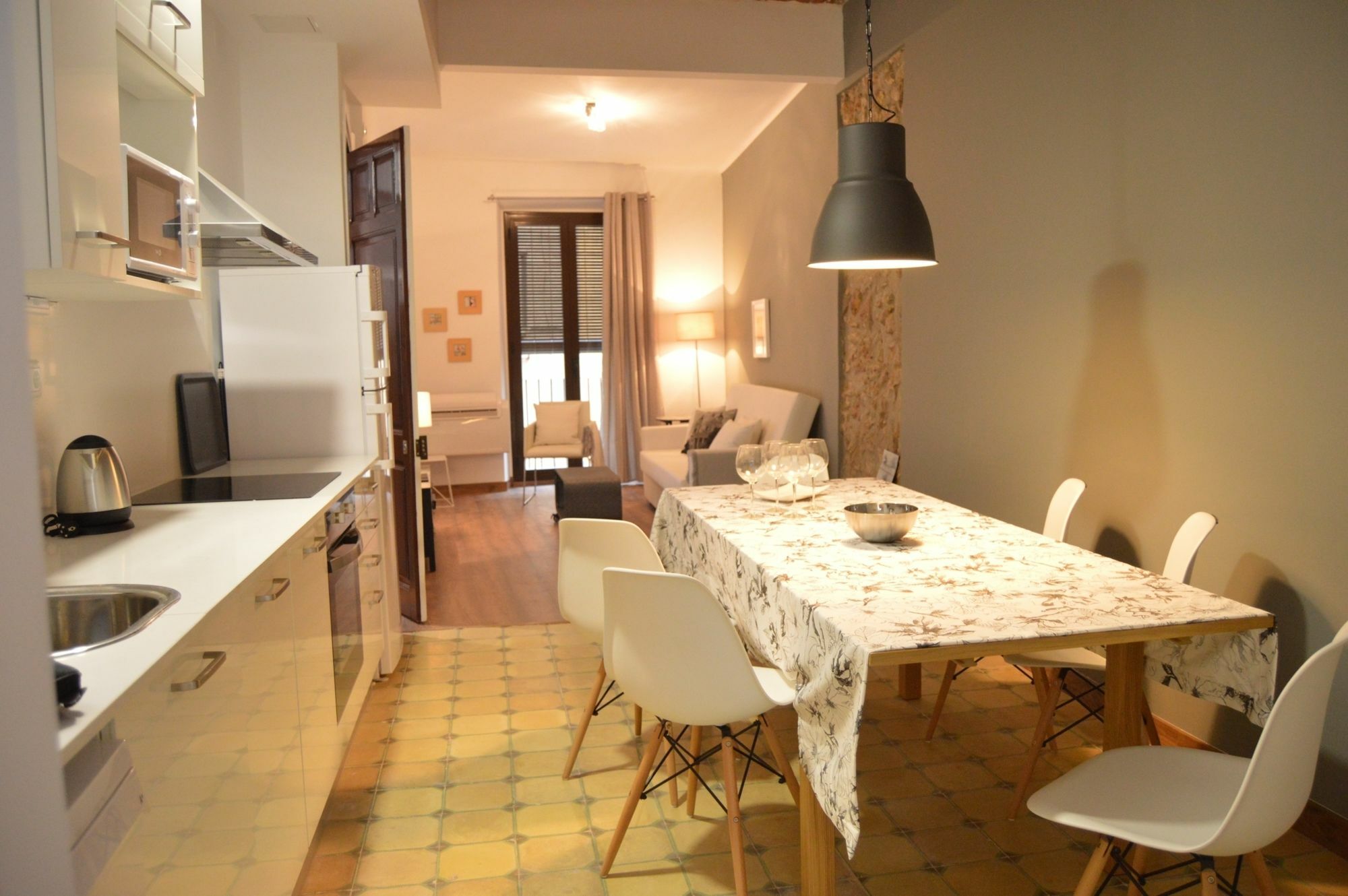 Tarragona Suites Mediona ภายนอก รูปภาพ