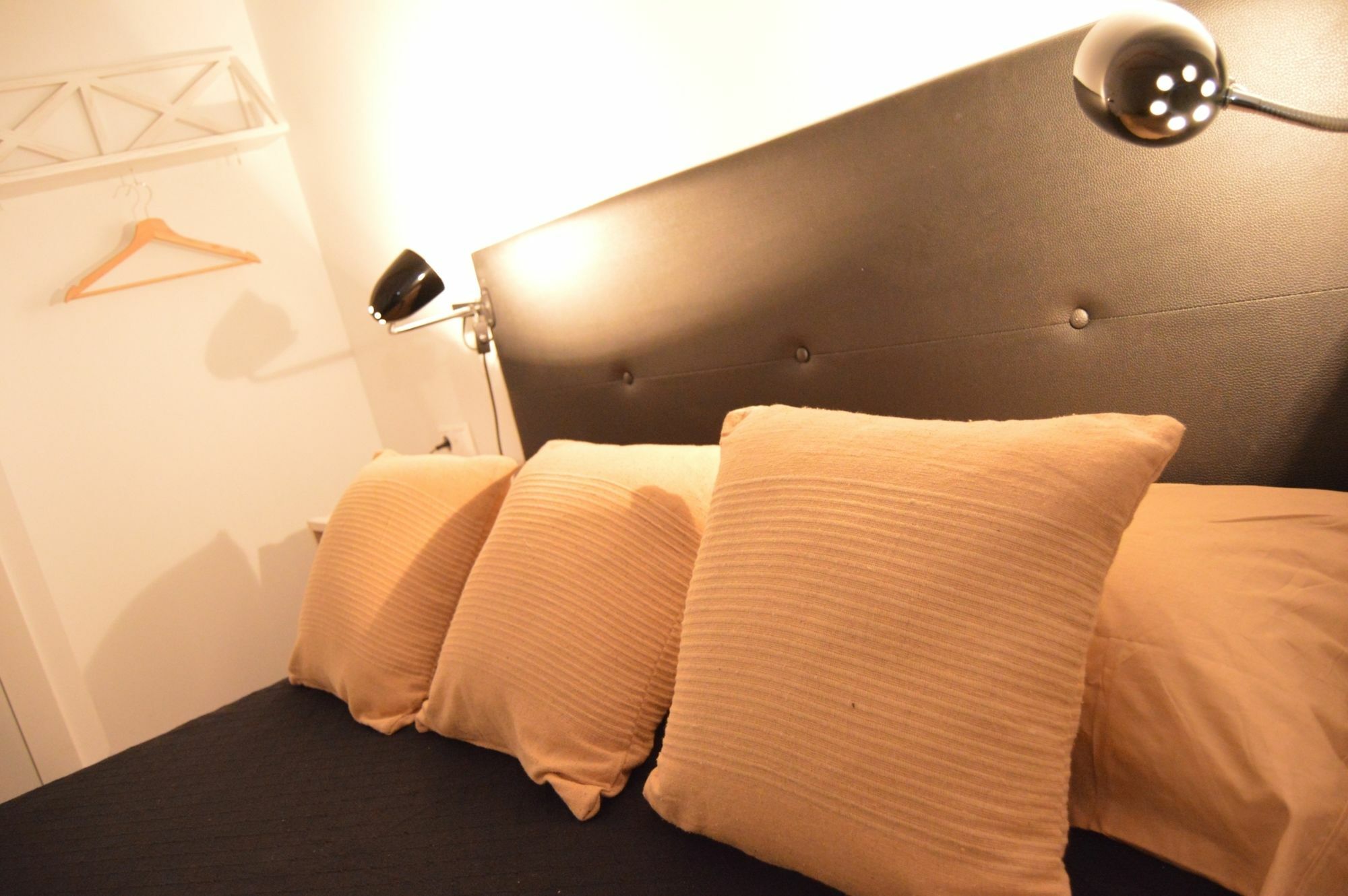 Tarragona Suites Mediona ภายนอก รูปภาพ