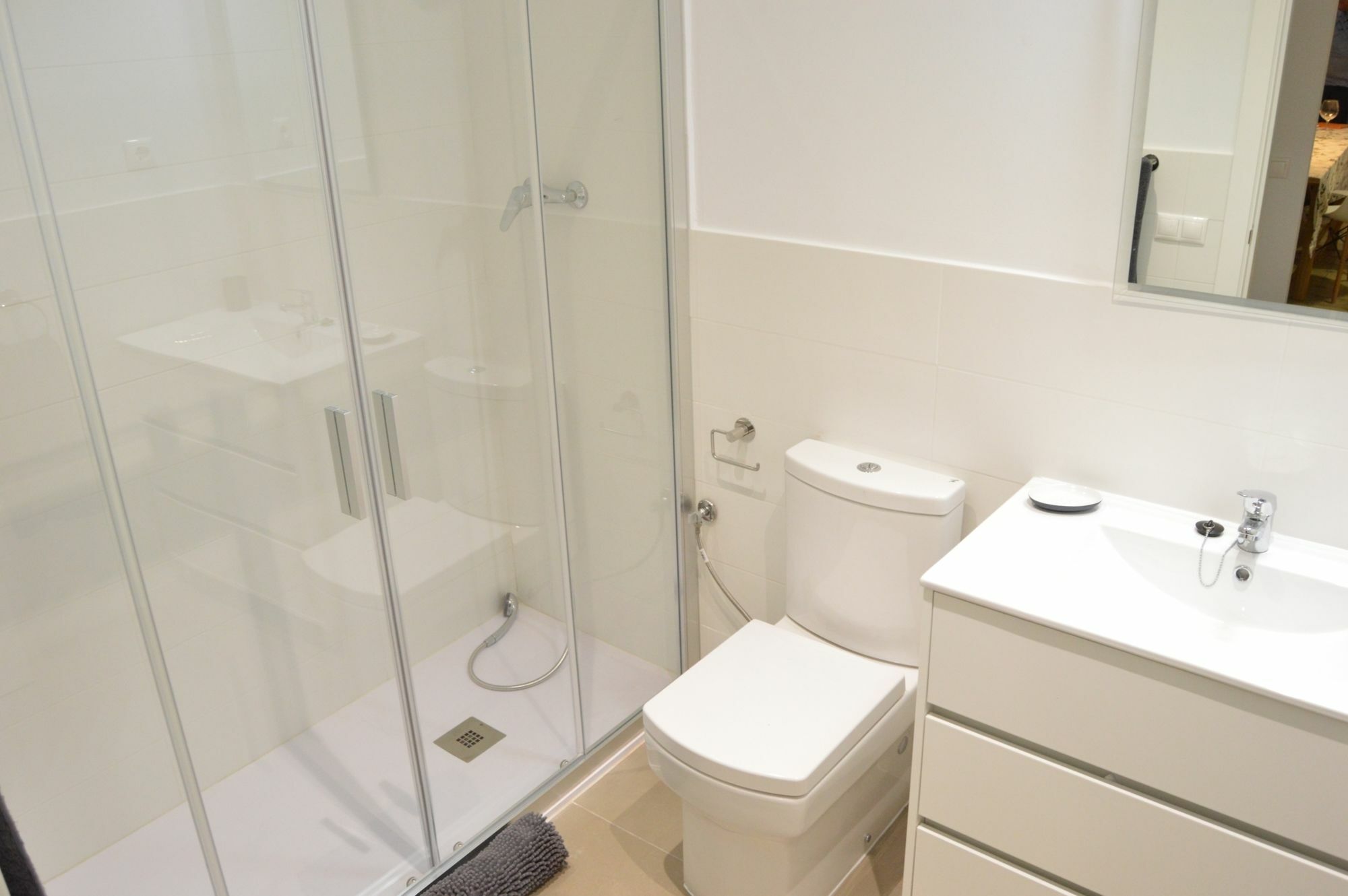Tarragona Suites Mediona ภายนอก รูปภาพ