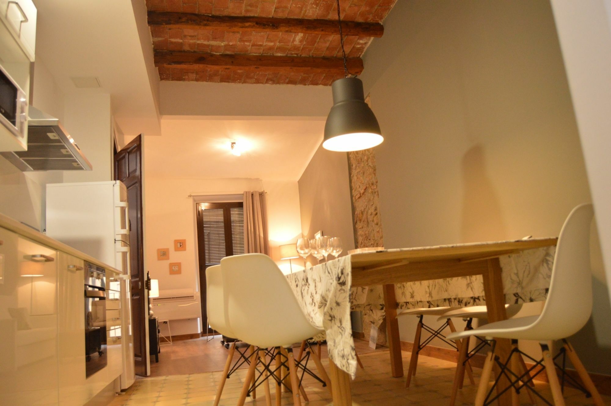 Tarragona Suites Mediona ภายนอก รูปภาพ