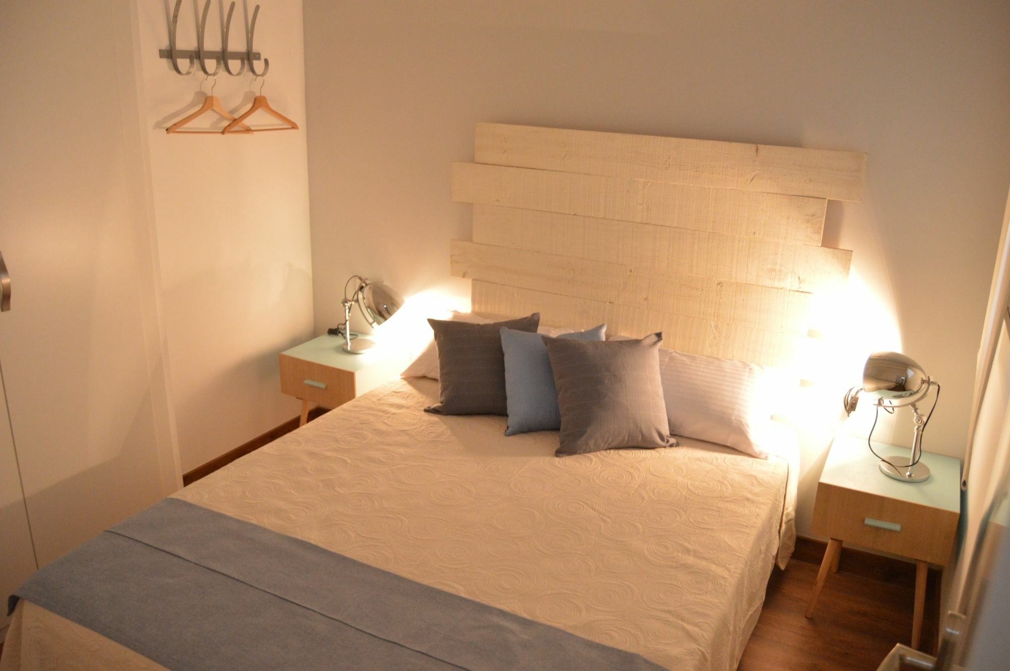 Tarragona Suites Mediona ภายนอก รูปภาพ