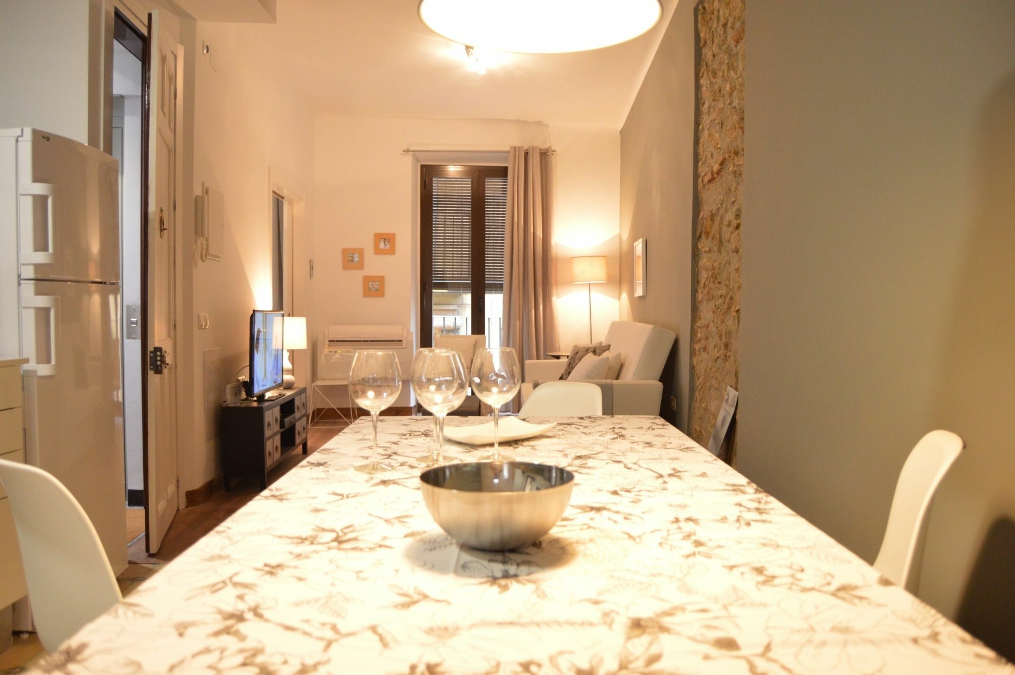 Tarragona Suites Mediona ภายนอก รูปภาพ