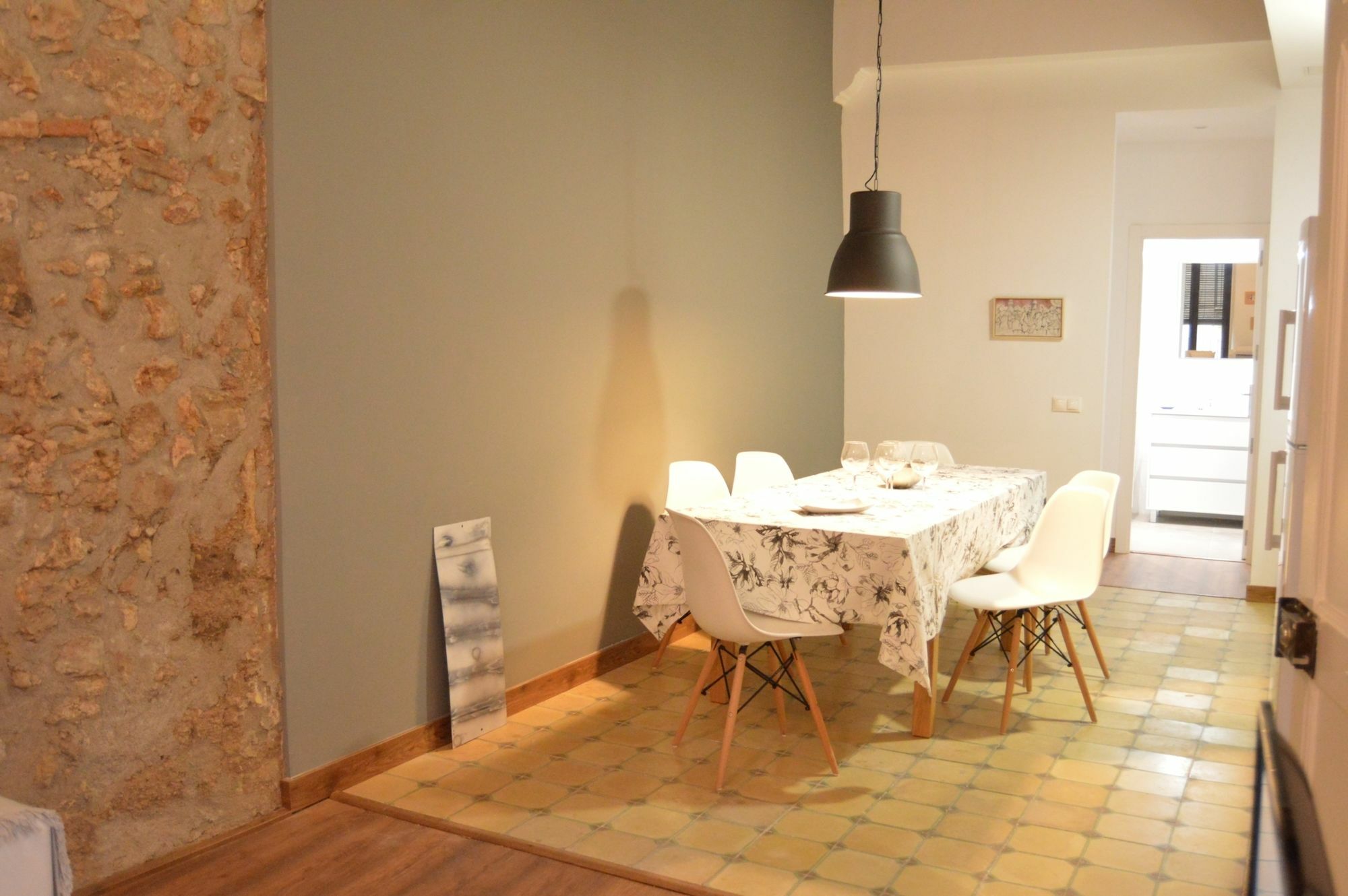 Tarragona Suites Mediona ภายนอก รูปภาพ